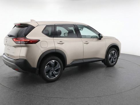 Used 2025 Nissan Rogue SV FWD image 9