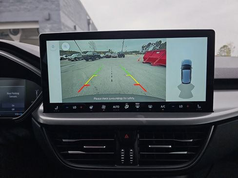 Used 2025 Ford Escape SE image 24