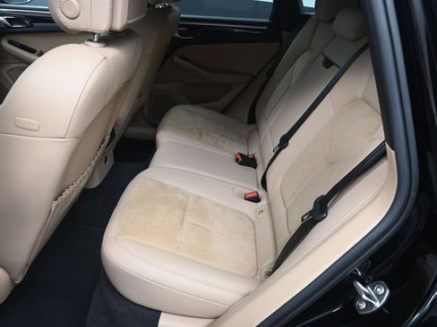 Used 2020 Porsche Macan AWD/4WD image 27