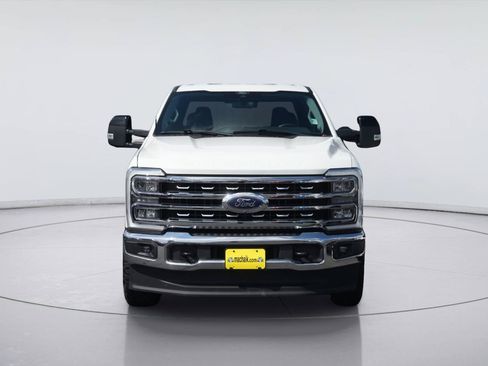 Used 2024 Ford F250 Lariat w/ FX4 Off-Road Package AWD/4WD image 3