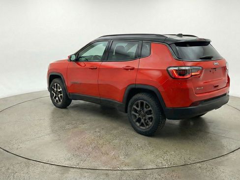 Used 2025 Jeep Compass Trailhawk AWD/4WD image 6