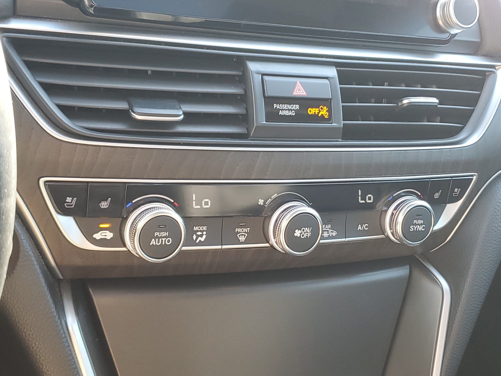 Used 2018 Honda Accord Touring image 29