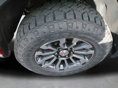 Used 2023 GMC Sierra 1500 AT4 w/ AT4 Premium Package AWD/4WD image 30