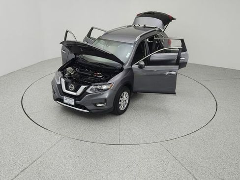Used 2017 Nissan Rogue SL image 17