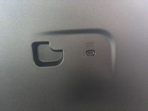 New 2026 Chevrolet Traverse LT w/ Midnight/Sport Edition image 13