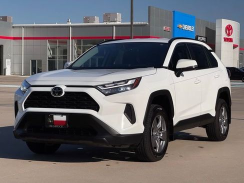 Used 2024 Toyota RAV4 XLE image 24
