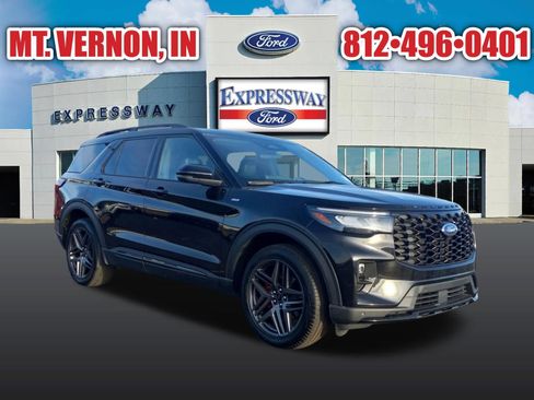 Used 2025 Ford Explorer ST-Line w/ ST-Line Street Pack image 4