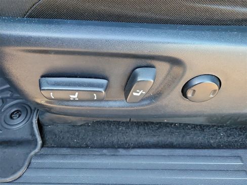 Used 2019 Toyota 4Runner SR5 image 17