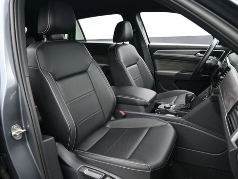 Used 2022 Volkswagen Atlas Cross Sport SE image 26