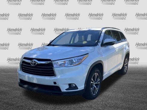 Used 2016 Toyota Highlander XLE FWD image 6