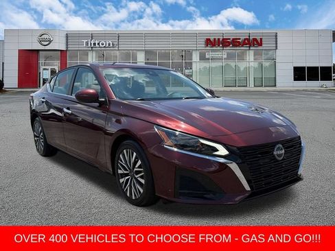 Used 2023 Nissan Altima 2.5 SV FWD image 1