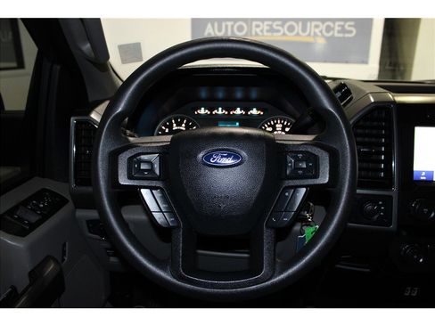 Used 2020 Ford F150 XLT image 25