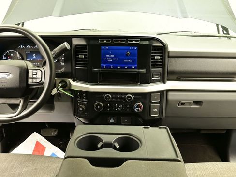 Used 2024 Ford F350 XLT image 11