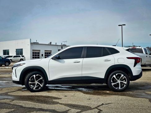 Certified 2024 Chevrolet Trax RS w/ Driver Confidence Package image 6