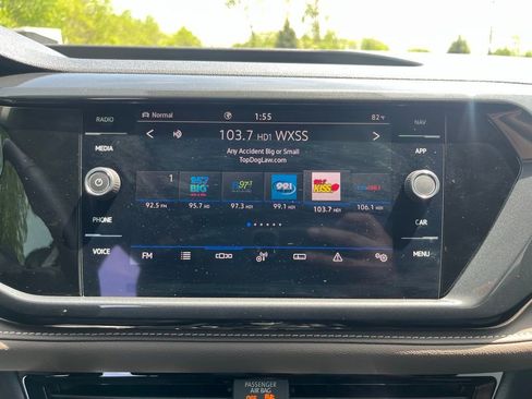 Used 2024 Volkswagen Taos SEL AWD/4WD image 19