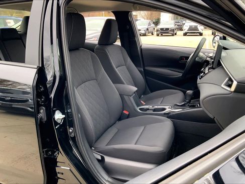 Used 2023 Toyota Corolla LE image 8