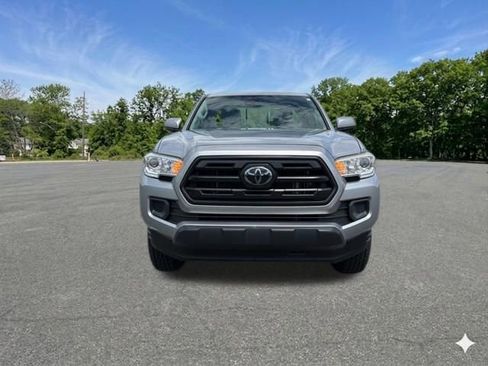 Used 2018 Toyota Tacoma SR w/ SR Convenience Package AWD/4WD image 3