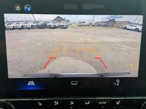 Used 2024 Chevrolet Colorado LT w/ LT Convenience Package II AWD/4WD image 2