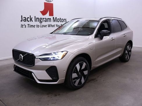 New 2025 Volvo XC60 T8 Plus w/ Protection Package Premier AWD/4WD image 2