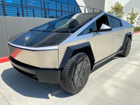 Used 2024 Tesla Cybertruck AWD Crew Cab image 1