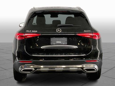 Used 2025 Mercedes-Benz GLC 300 4MATIC image 5
