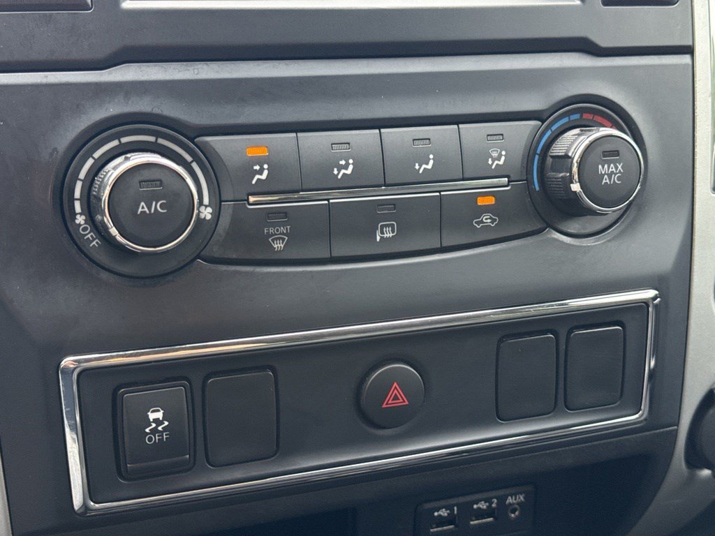 Used 2019 Nissan Titan SV AWD/4WD image 22