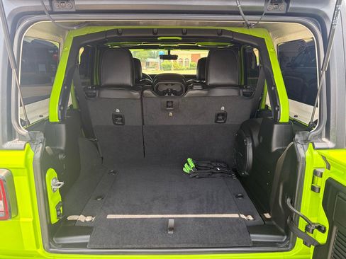 Used 2021 Jeep Wrangler Unlimited Sahara AWD/4WD image 13