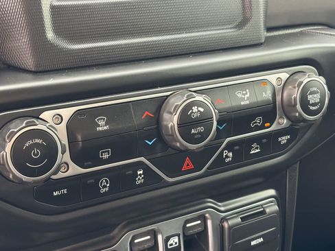 Used 2021 Jeep Gladiator Sport AWD/4WD image 26