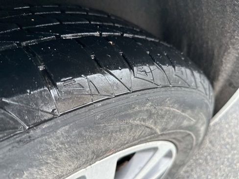 Used 2020 Chrysler Pacifica Touring-L Plus image 10