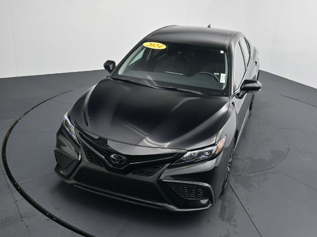 Used 2024 Toyota Camry SE FWD image 29