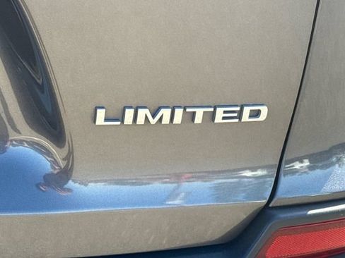 Used 2019 Jeep Cherokee Limited FWD image 35