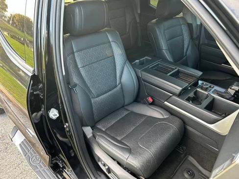 Used 2022 Toyota Tundra Limited AWD/4WD image 16