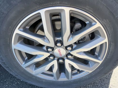 Used 2018 GMC Acadia SLE AWD/4WD image 3