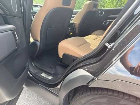 Used 2025 Land Rover Discovery Dynamic SE AWD/4WD image 8
