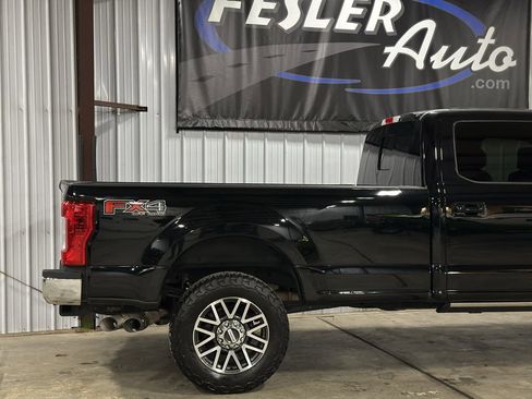 Used 2017 Ford F250 Lariat w/ Lariat Ultimate Package image 16