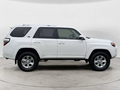 Used 2016 Toyota 4Runner SR5 AWD/4WD image 6