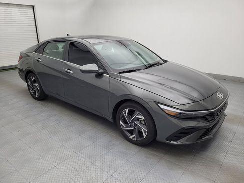 Used 2024 Hyundai Elantra SEL w/ Convenience Package FWD image 11