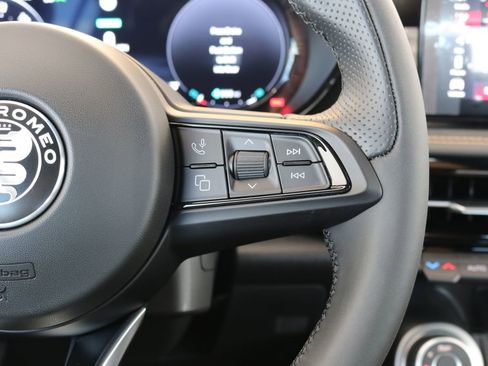 New 2025 Alfa Romeo Tonale w/ Premium Package image 35