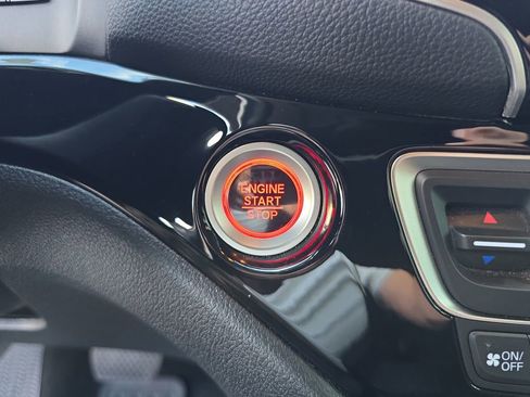 Used 2022 Honda Pilot Touring image 25