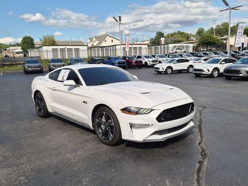 Used 2021 Ford Mustang GT RWD image 3