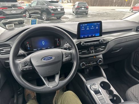 Used 2025 Ford Escape Active AWD/4WD image 15