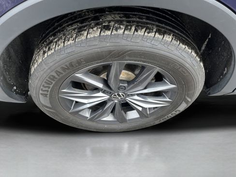 Used 2022 Volkswagen Tiguan SE image 9
