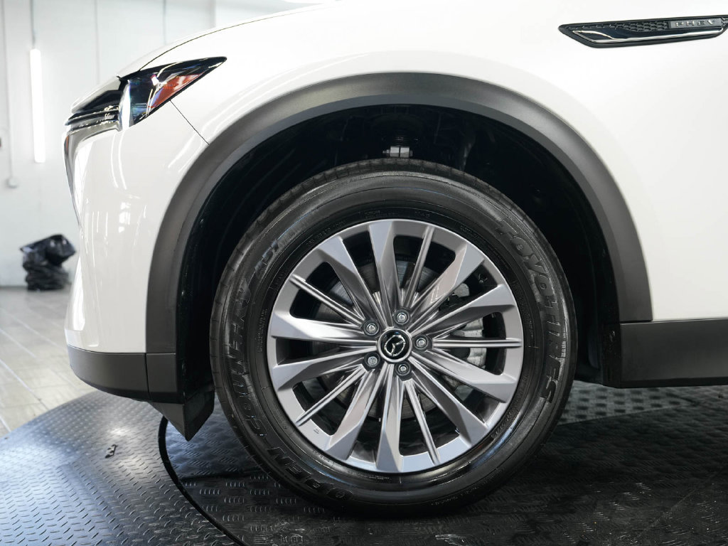 Used 2025 MAZDA CX-90 Plug-In Hybrid w/ Preferred AWD/4WD image 9