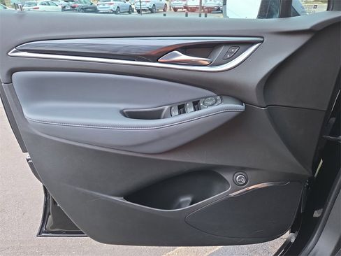 Used 2024 Buick Enclave Essence image 21