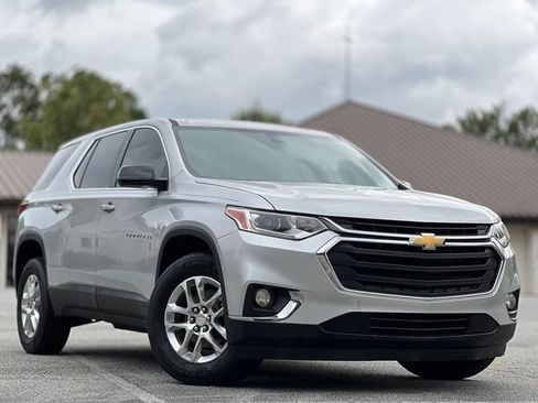 Used 2019 Chevrolet Traverse LS FWD image 3