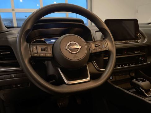 Used 2024 Nissan Rogue SV image 14