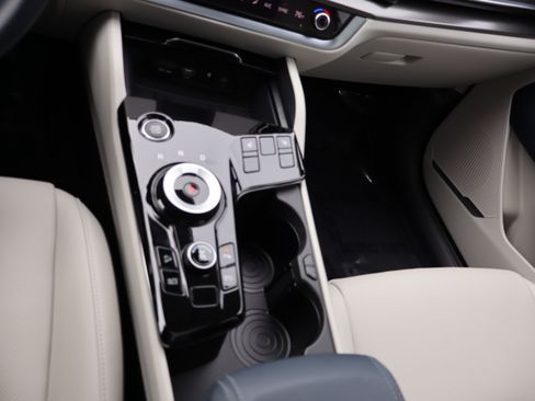 Certified 2025 Kia Sportage EX w/ EX Premium Package image 22