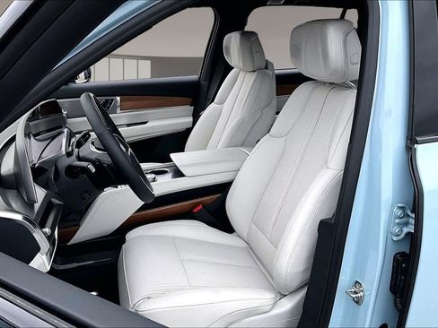 New 2026 Cadillac Vistiq Sport w/ LPO, Floor Liner Package AWD/4WD image 9