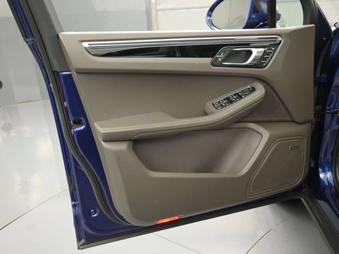 Certified 2026 Porsche Macan AWD/4WD image 15