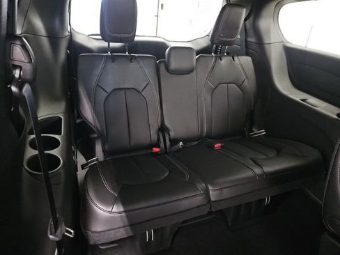 New 2026 Chrysler Voyager LX image 17